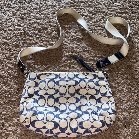 Coach canvas crossbody bag - Picture 6 of 11